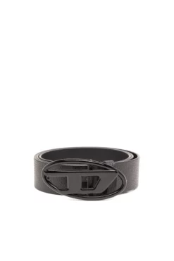 Leather belt with matte buckle