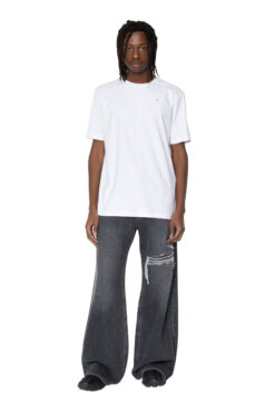 T-shirt with micro-embroidered logo